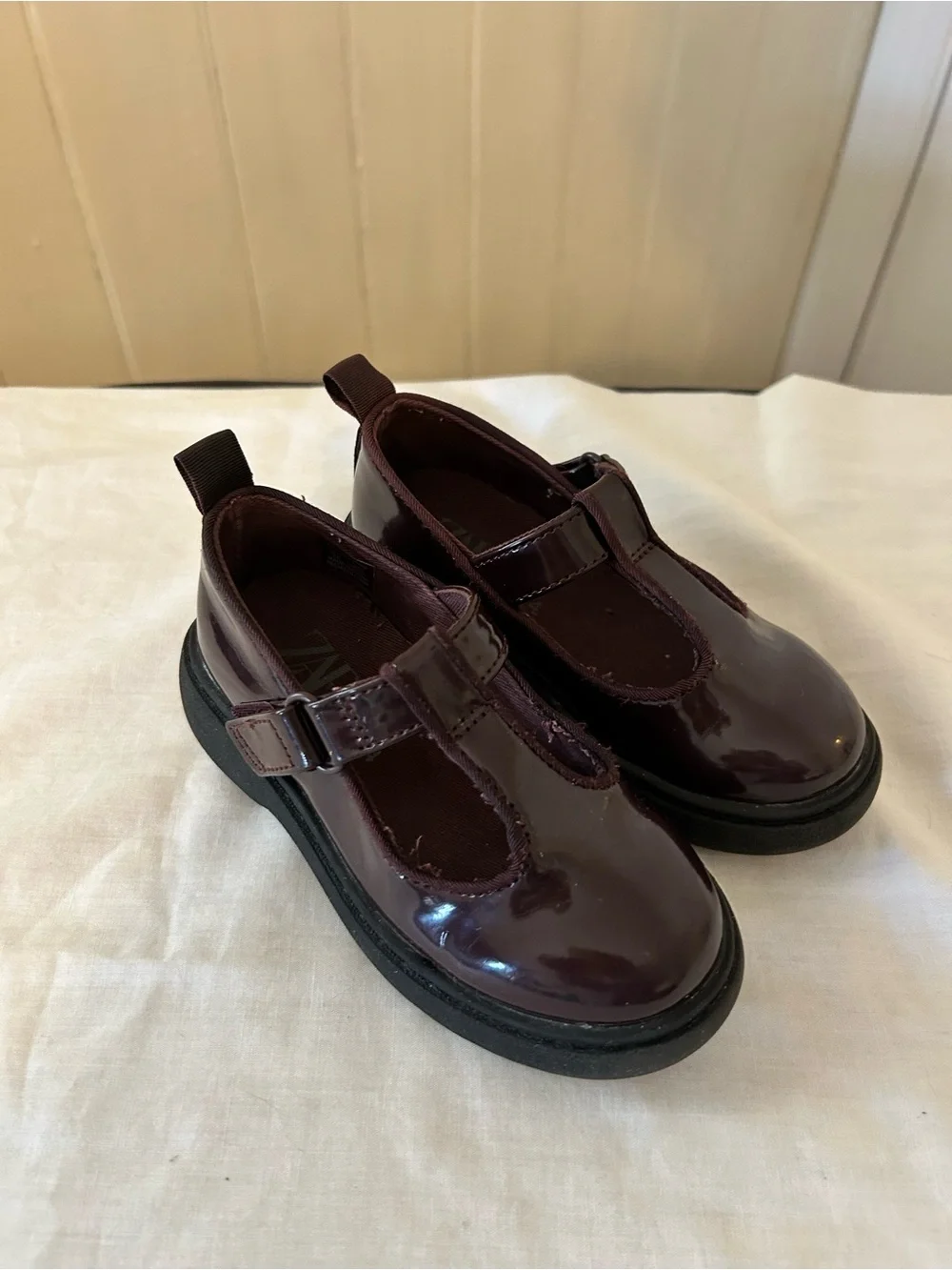 Zara Toddlers T-Strap Patent Leather Shoes/Burgundy/EU Size 24-US Size 7.5-8